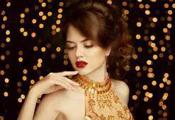 Frisyrer för jul och nyårsafton! Trender, perfekt rutin och snabb nödreparation för håret